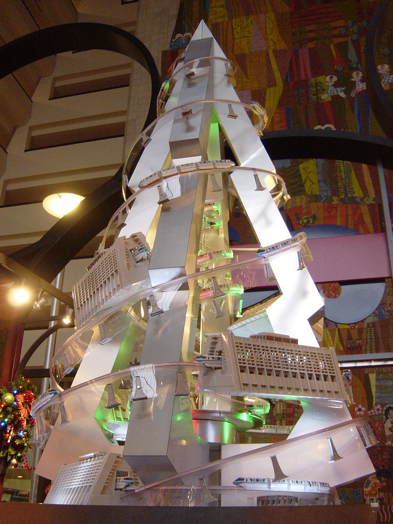 Monorail Christmas tree The monorail Christmas tree in the… Flickr