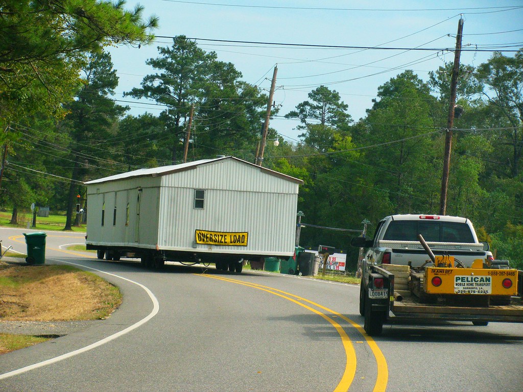 Mobile home going down the highway I was coming home from … Flickr
