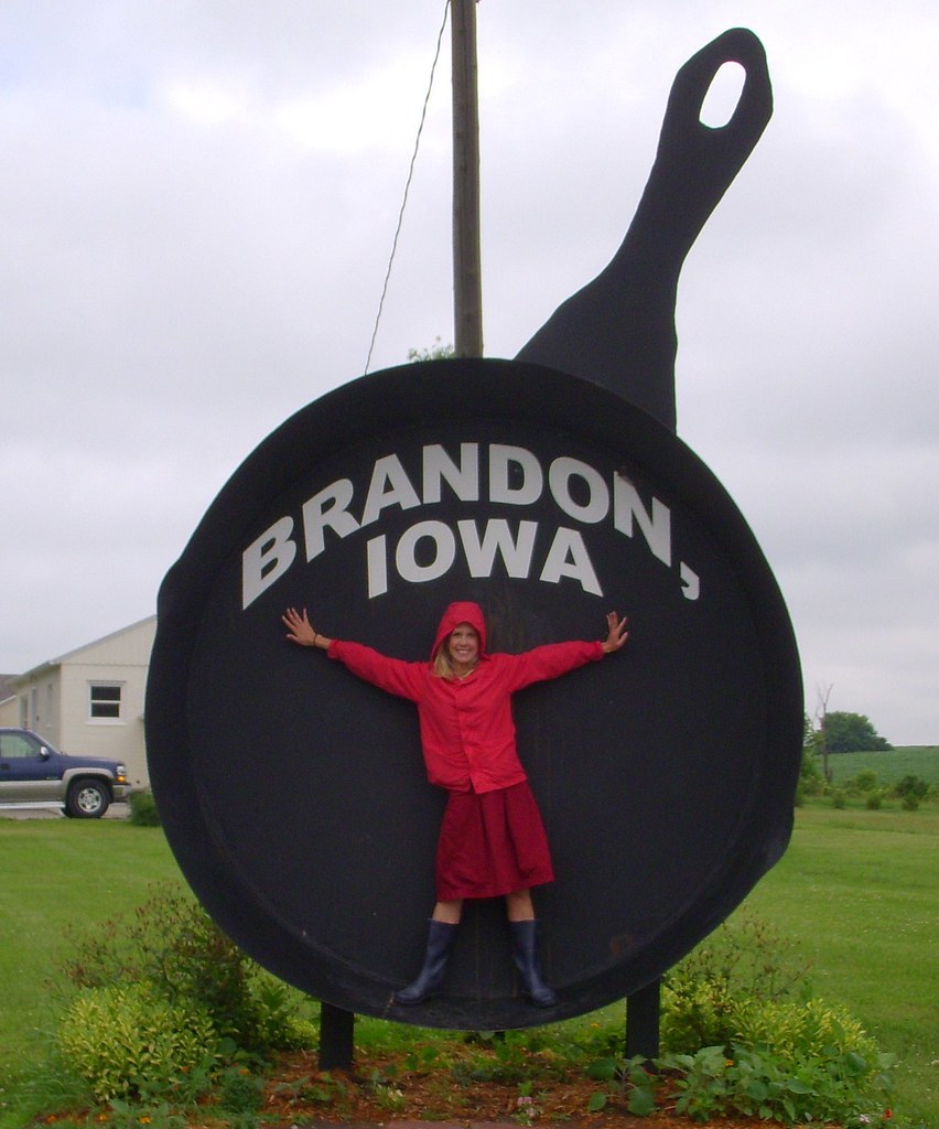 Iowa's Largest Frying Pan Iowa's biggest frying pan in Bra… Flickr