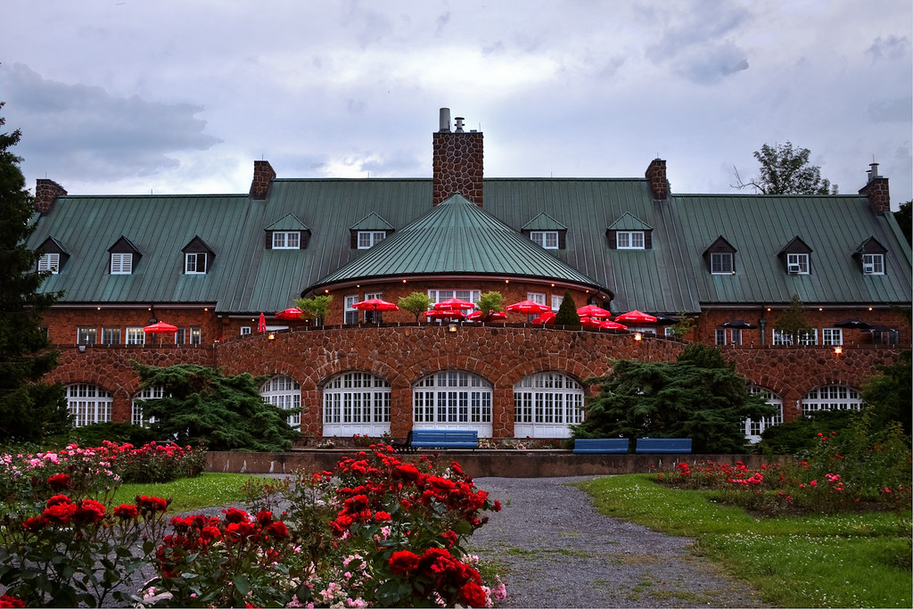 Hélène de Champlain Restaurant IleSteHélene Phil Essing Flickr
