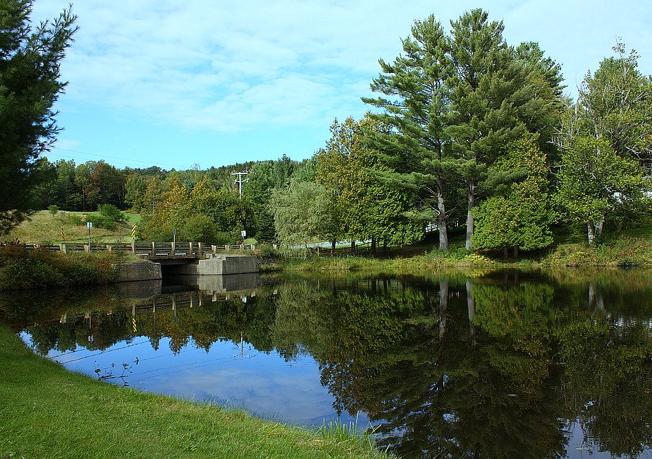 Roadside Pond Eastern Township pond near North Hatley, Que… Flickr