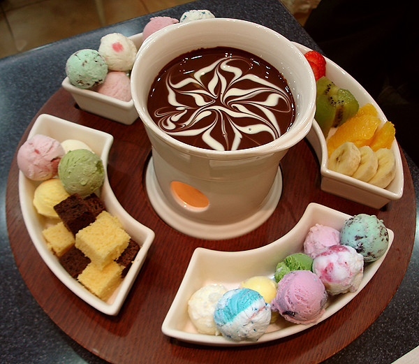 Ice Cream Fondue I'd been dying to try this for months! Mm… Flickr