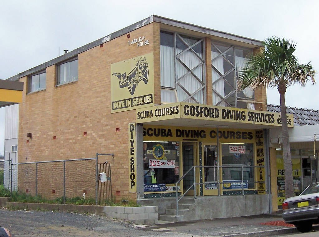 Trafalgar House This one's on the beach end of Trafalgar A… Flickr