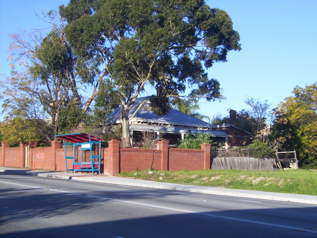 Guildford Road and East Parade A cluster of derelict house… Flickr