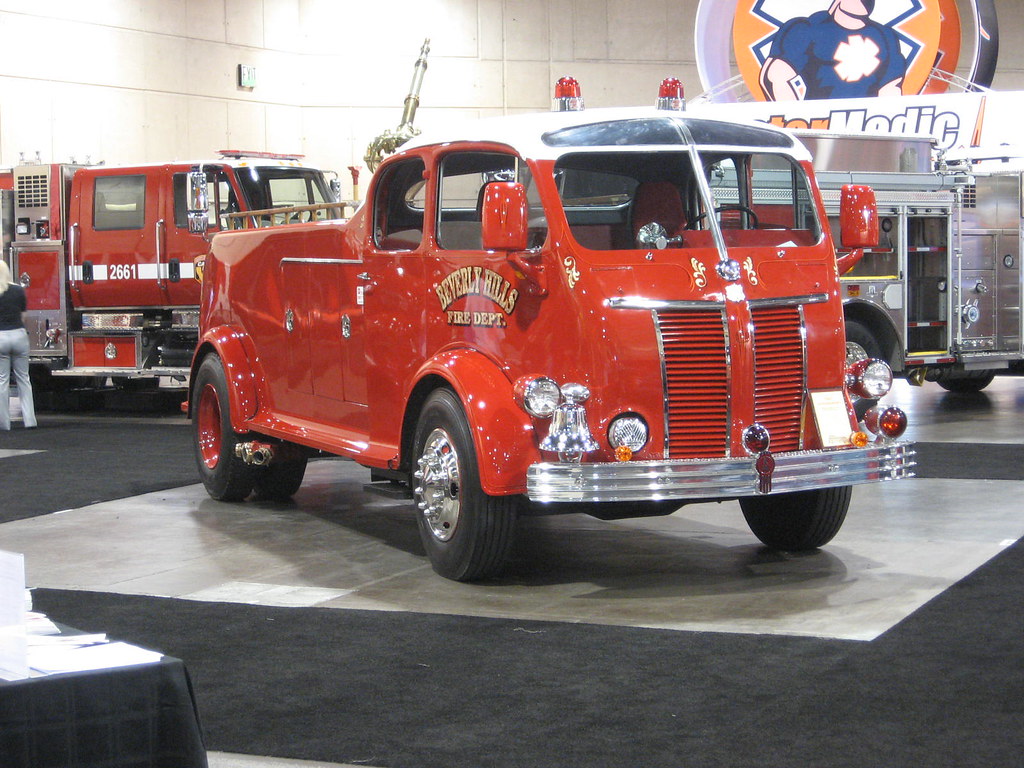 United/Kenworth fire truck - 1941 - Beverly Hills California FD - (for