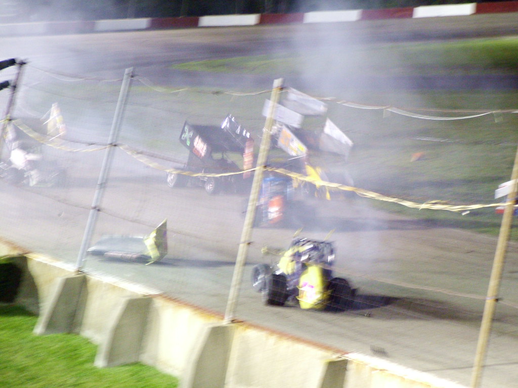 Lap 21 crash Stephen Wingate Flickr