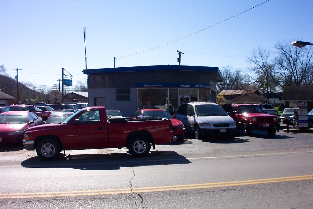 100_0904 Vintage gas station former Ashland Oil porcela… Flickr