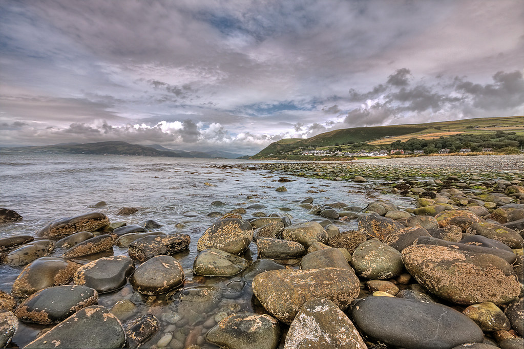 Llwyngwril Rocks... Llwyngwril Beach , wales uk. View On B… jon9600
