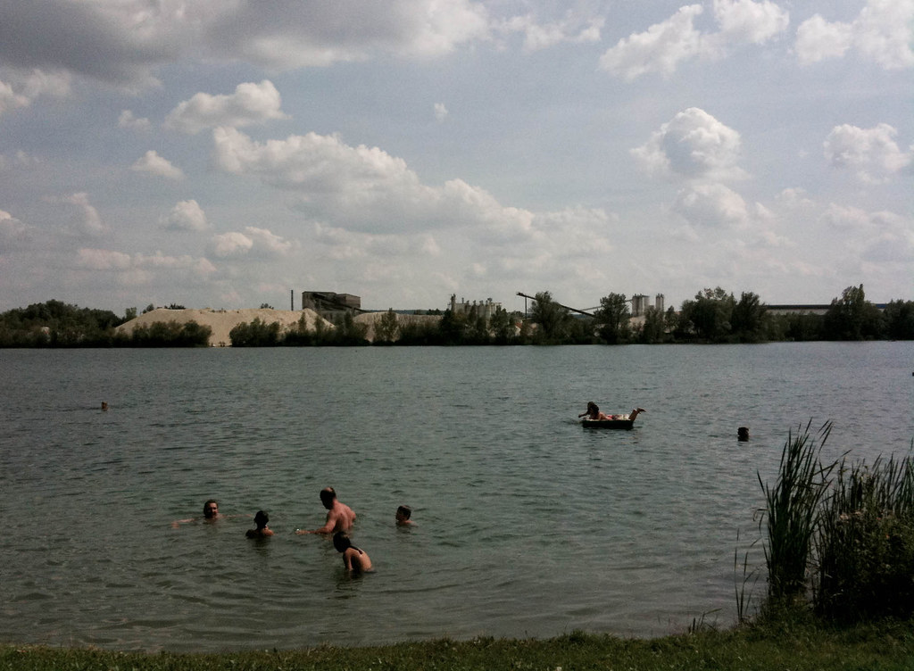 Weiß, blau, Kies Badesee in der Nähe von Dingolfing. cja0201 Flickr