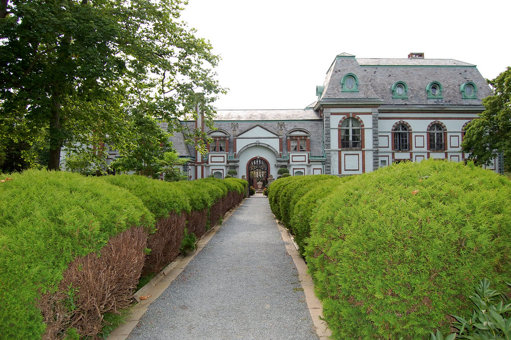 Belcourt Castle Belcourt Castle is the former summer cotta… Flickr