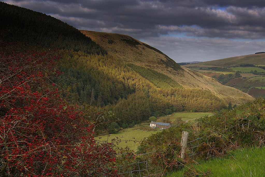 Uldale farm Below Dent Fell Wilton Cumbria UK. Peter Eckersley Flickr