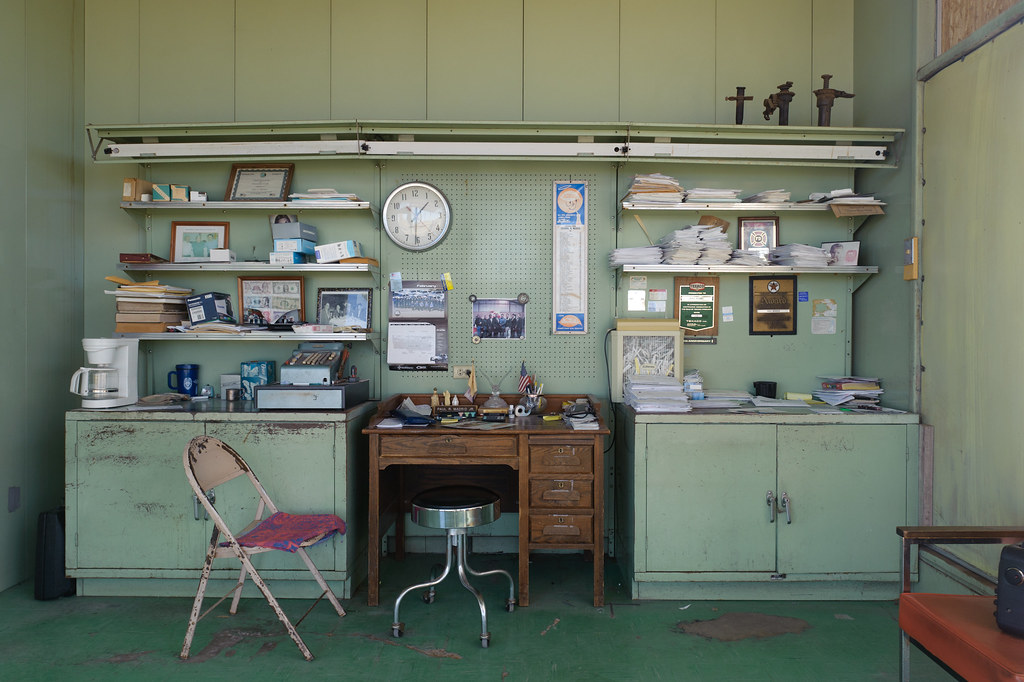 closed gas station vaughn, new mexico nikon d3 nikon 247… Flickr