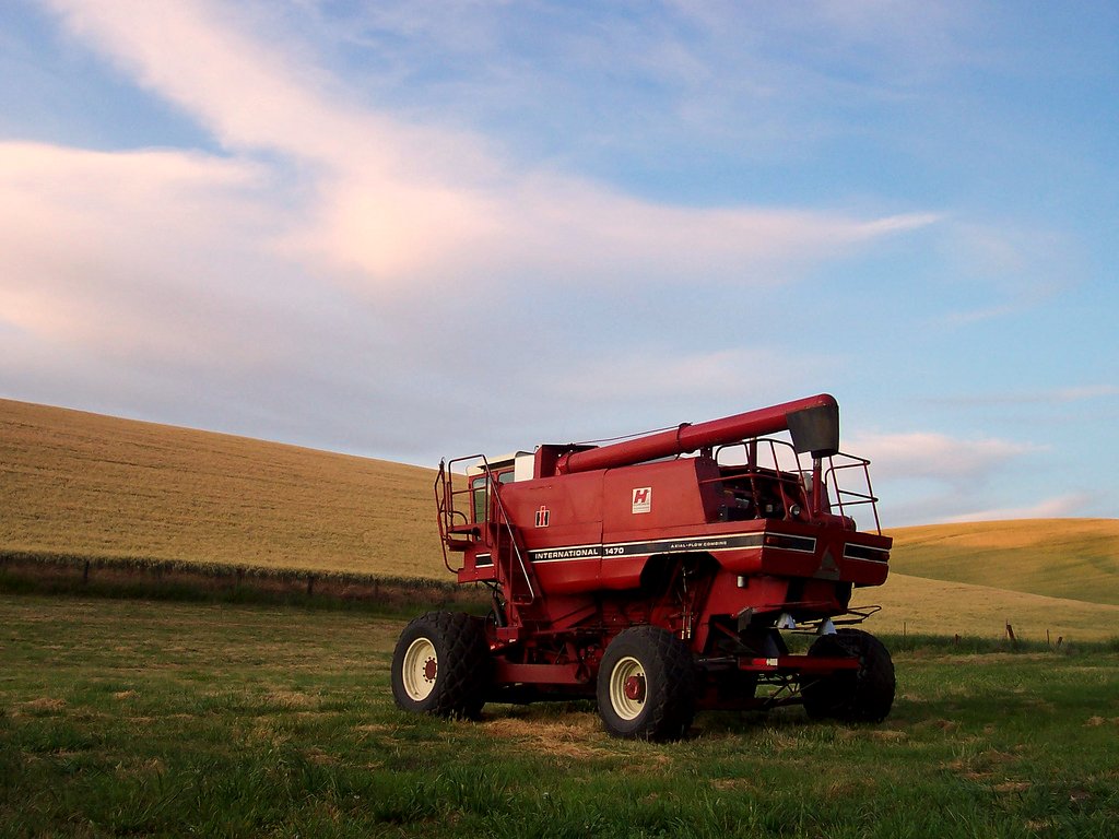 1980 International 1470 Hillside Combine New to the farm, … Flickr