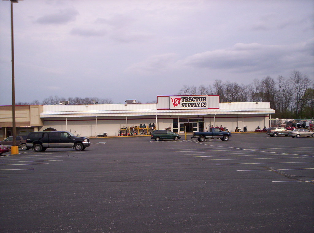 Ames Oxford, PA Oxford Square, 457 N. 3rd St; became a S… Flickr