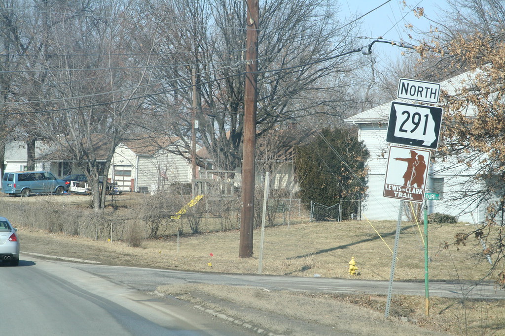 driving_6470 Driving through Liberty, Missouri, on Hwy. 29… Flickr