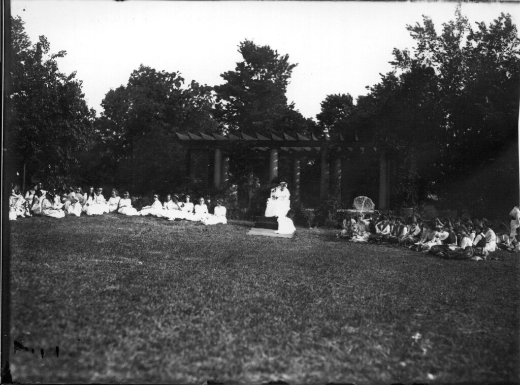 May Queen and court at Oxford College May Day celebration … Flickr