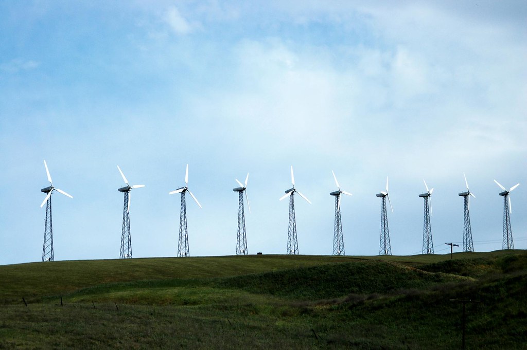 altamont pass wind farm in a row A row of windpowered g… Flickr