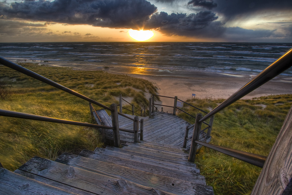 Tunnel Park Stairway Sunset view from the stairs at Tunnel… Flickr