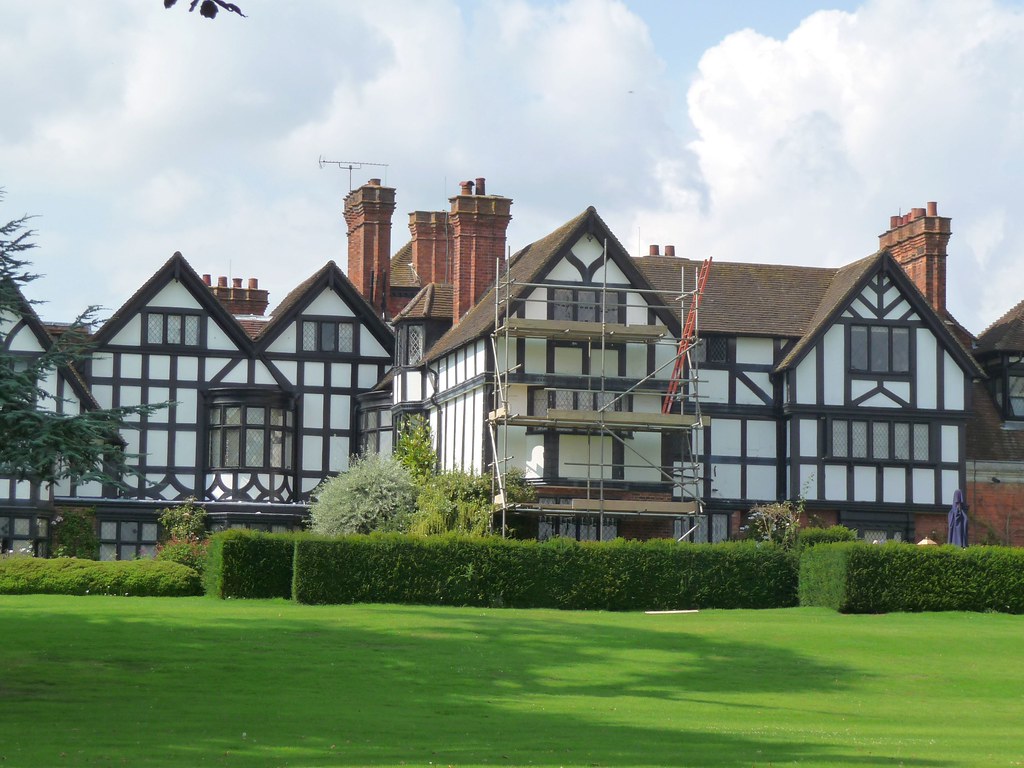 Ascott House overlooking the Vale of Aylesbury Robert Flickr