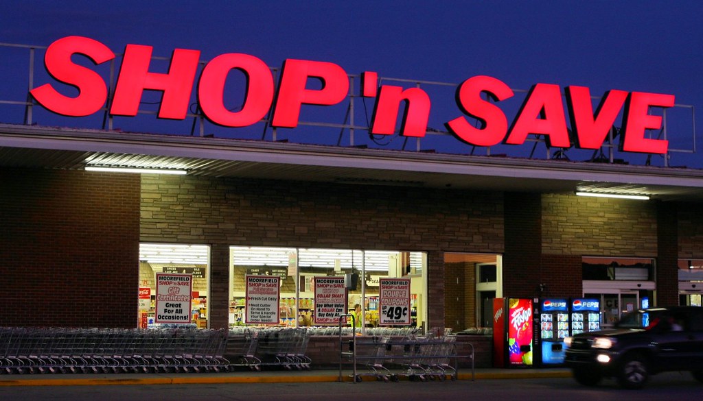 Hawse Shop 'n Save Hawse Plaza Moorefield, WV USA Flickr