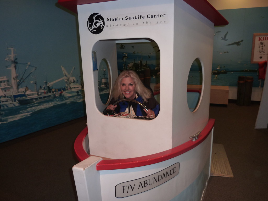 101 (159) Kathleen taking boat driving lessons. averyloy Flickr