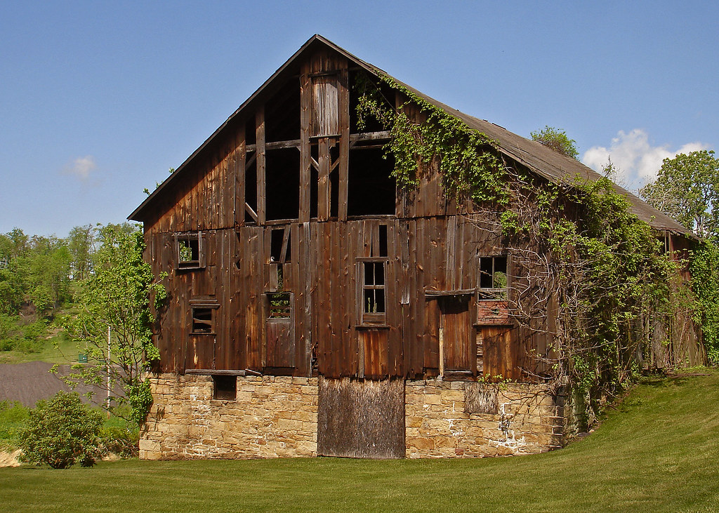 Barn at Brier Hill, Pa This old barn is on the site of the… Flickr