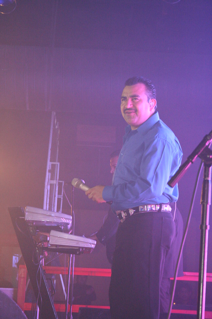 Tony Meléndez (Conjunto Primavera) Tony durante su present… Flickr