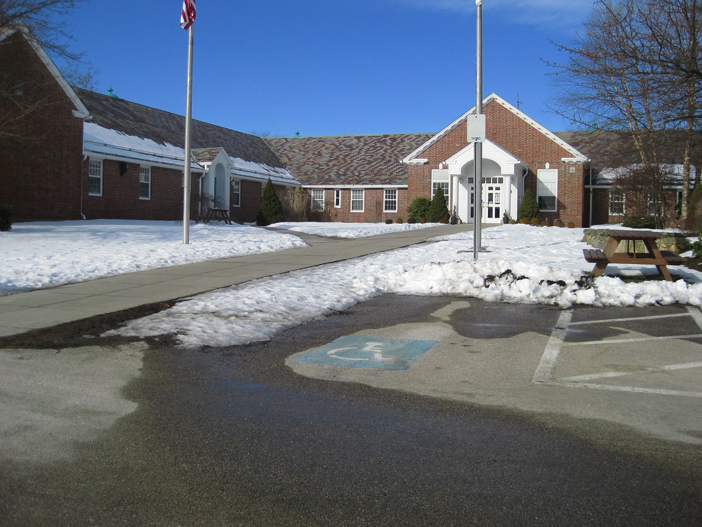 Wakefield Elementary School, RI 2009 Rachel Rome Flickr