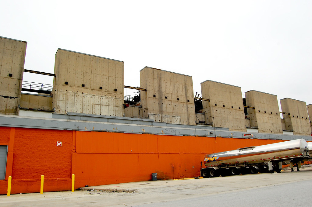 Ford City This mammoth industrial building was used to bui… Flickr