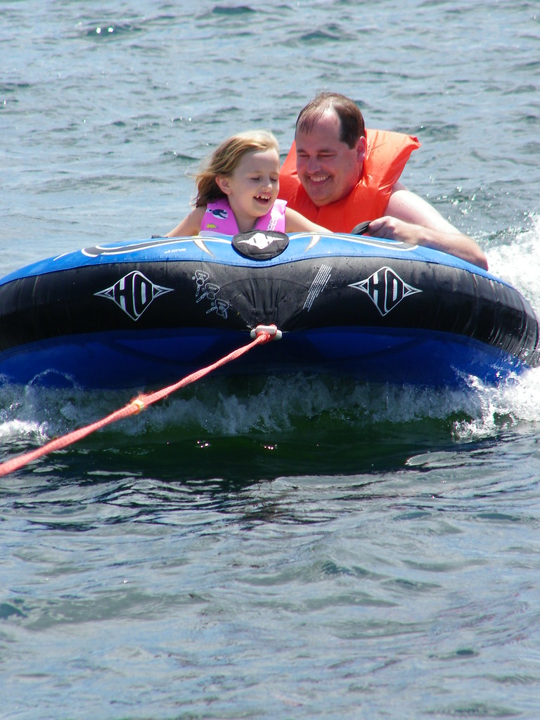 Tubing on Deep Creek Lake (Garrett County, Maryland) Flickr