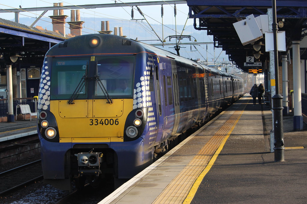 334006 stands at Dumbarton Central Class 334 No. 334006 st… Flickr
