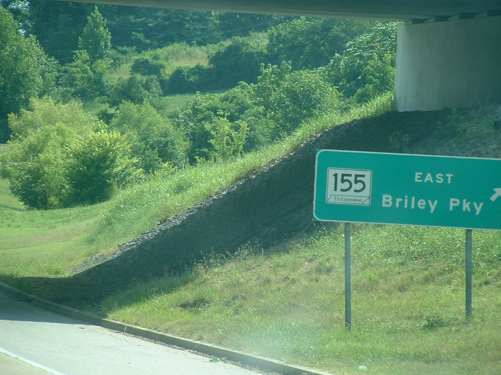 East on Briley Parkway (TN 155) riffsyphon1024 Flickr