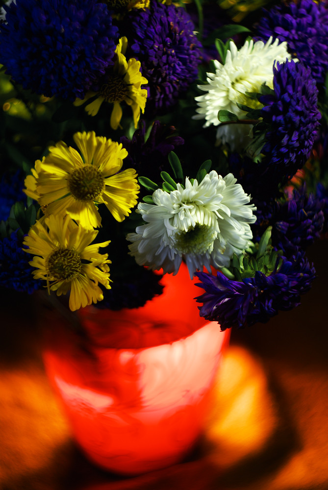Red vase with flowers Wlad Flickr