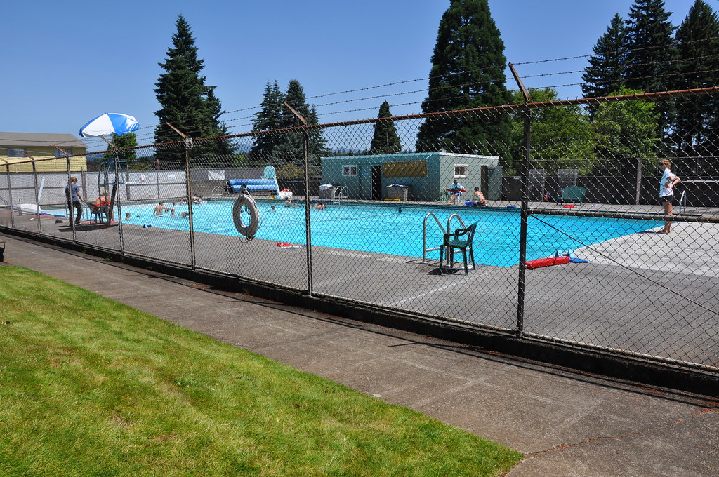 Camas Pool, Camas, Washington 2009 Lois Toedtli Flickr