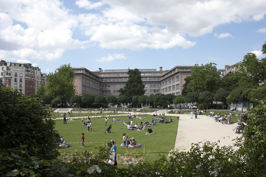 Square SaintLambert et Lycée CamilleSée Juin 2009 Marmontel Flickr