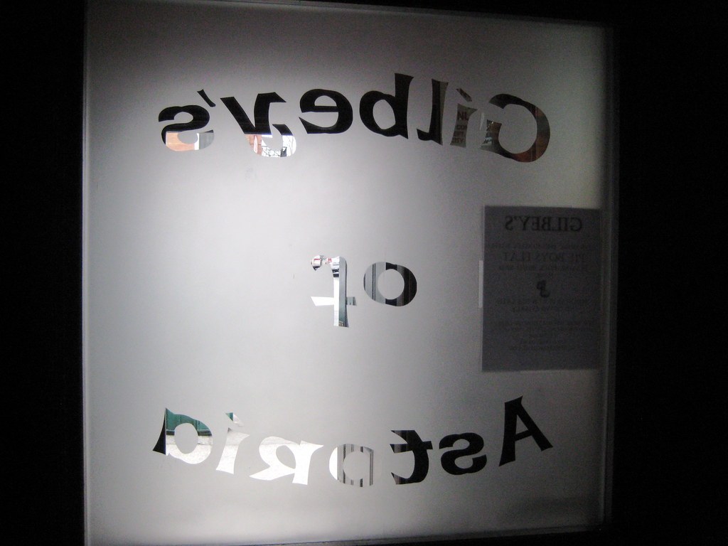 Gilbey's Entrance, Astoria ChrisGoldNY Flickr