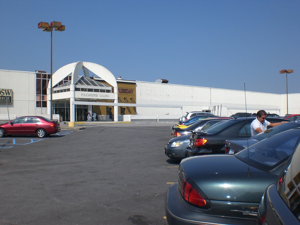 Poughkeepsie Galleria Matthew G. Flickr
