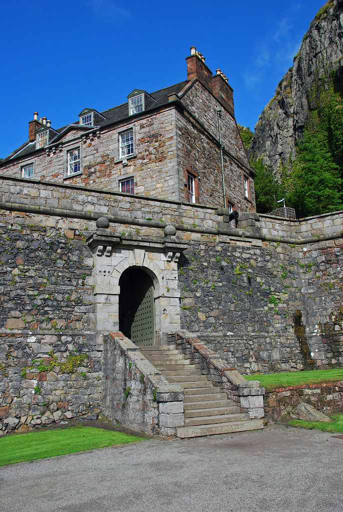 Dumbarton Castle, Scotland. 3 The gate and Governor`s Hous… Flickr