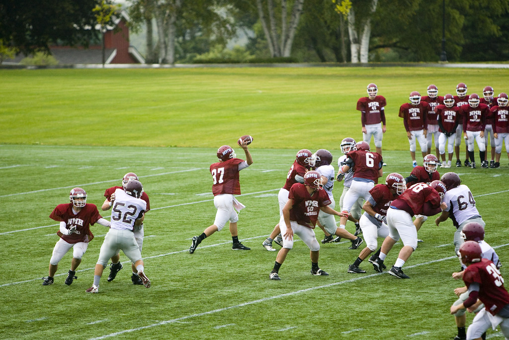 2009 NMH BV Football vs Loomis Chaffee NMH Boys Varsity Fo… Flickr