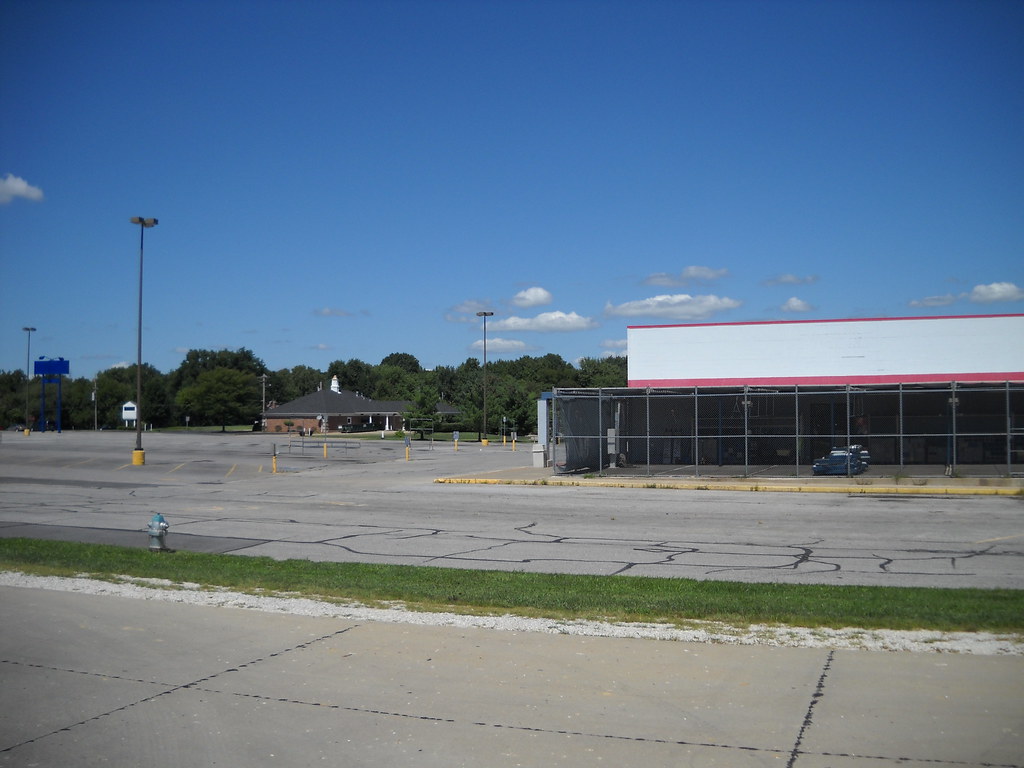 Old Boonville, MO WalMart The old Boonville, MO WalMart … Flickr