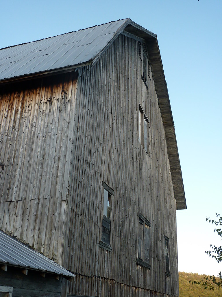 Grandpa's Barn South side of Grandpa's barn. The barn is 1… Flickr