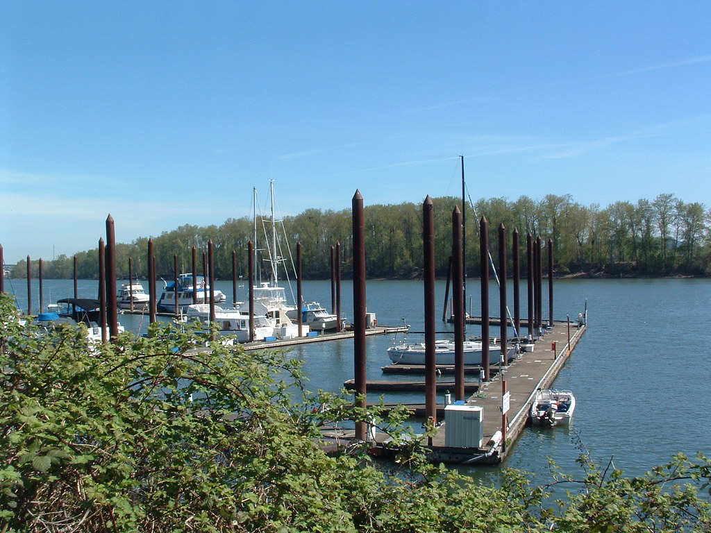 Willamette River Macadam 042009 023 A boat dock on the wes… Flickr