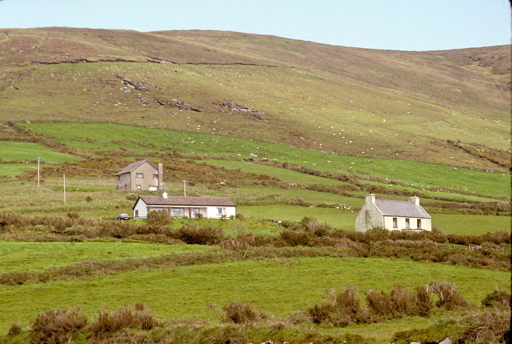 Houses on hillside, Dunquin, Co Kerry, Ireland HKA01297 Flickr