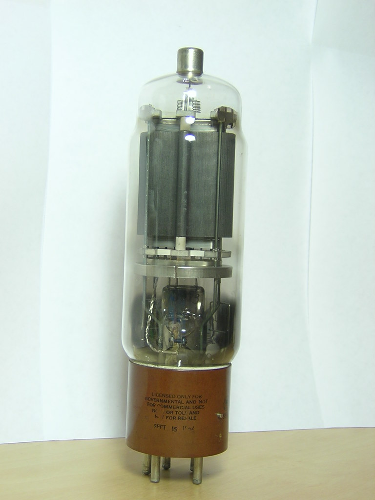 803 Vacuum Tube (back) The back of a 803 transmitting vacu… Flickr