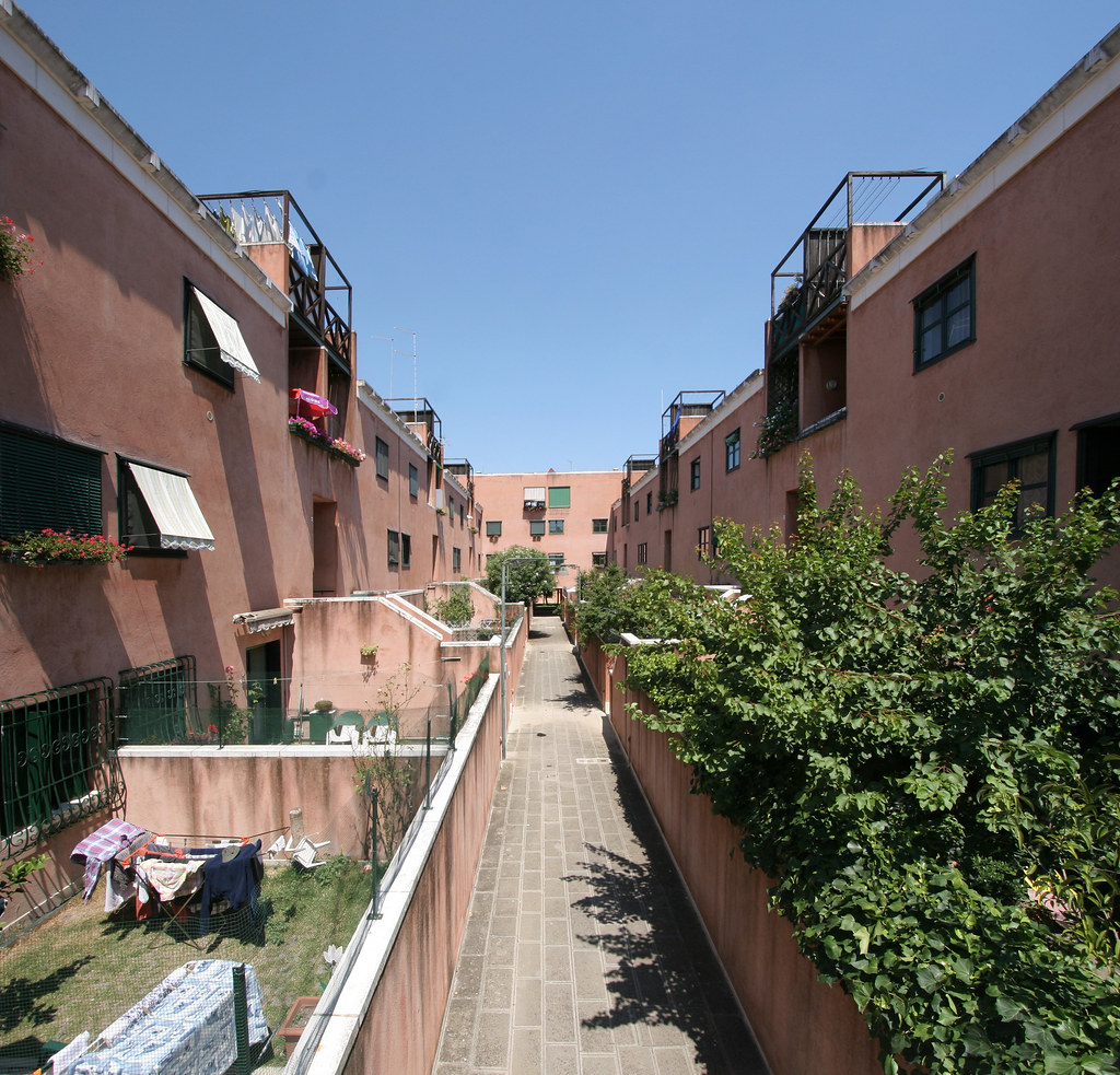 Venice Housing in Cannaregio by Gregotti Venice Housing in… Flickr