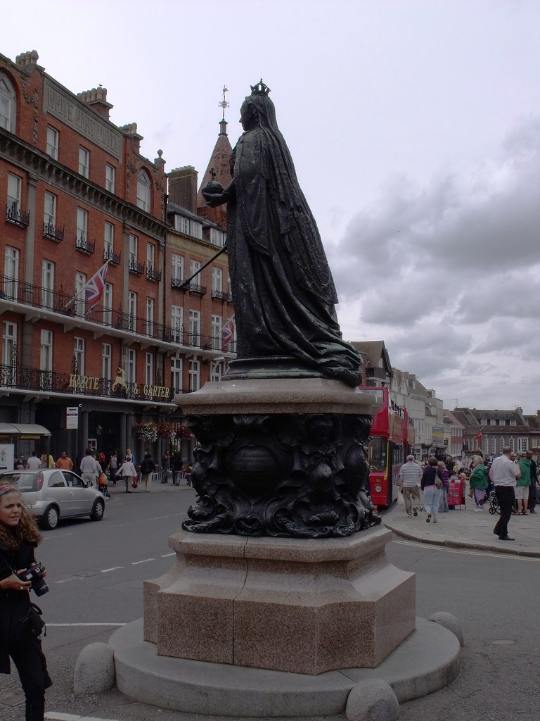 Queen Victoria statue outside Windsor Castle a photo on Flickriver
