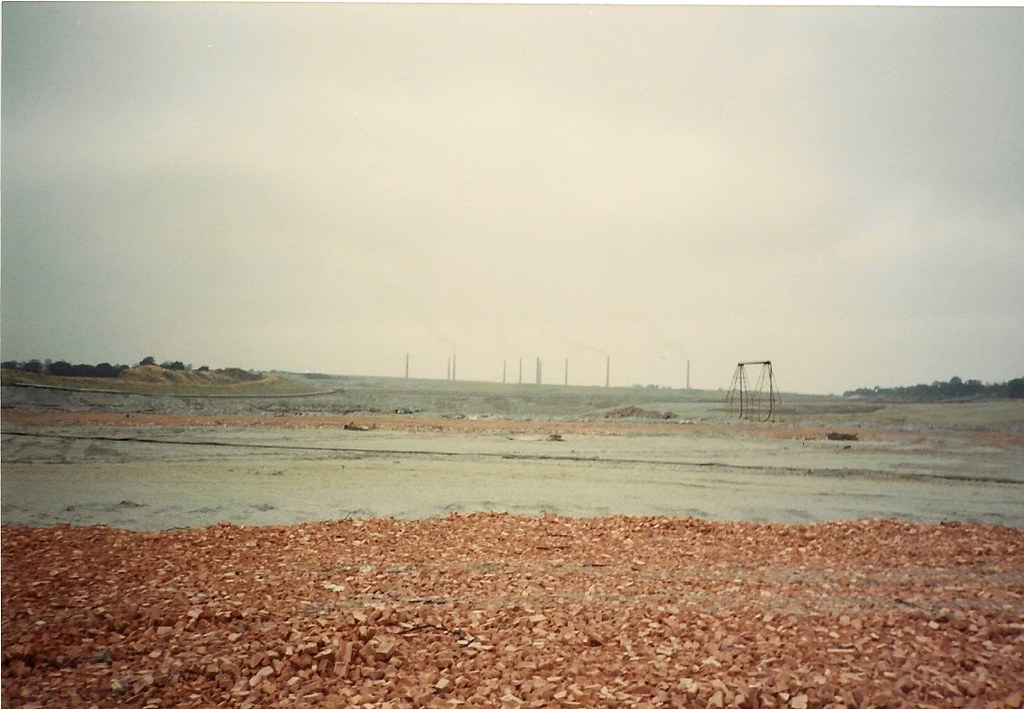 Calvert quarry, August 1991. Looking back to the chimneys … Flickr