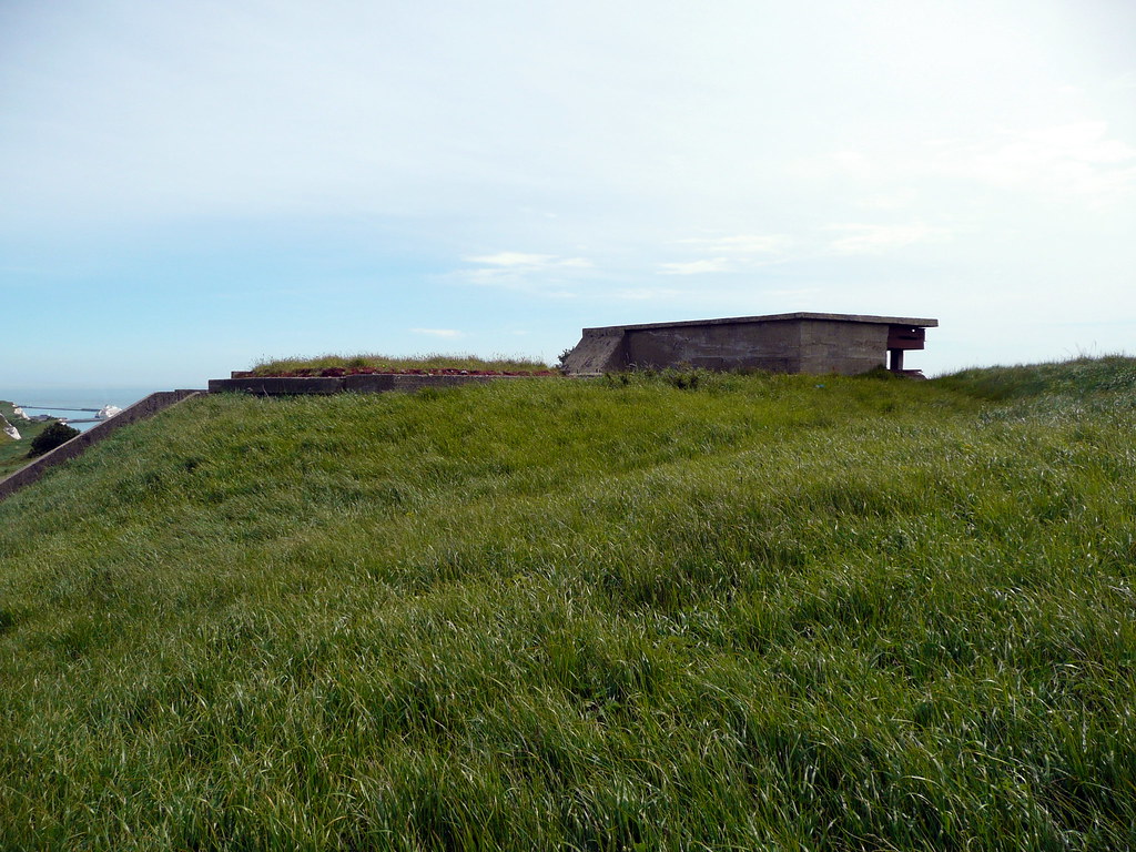 Pill Box World War 2 Pill Boxes on the cliffs between Dove… Flickr
