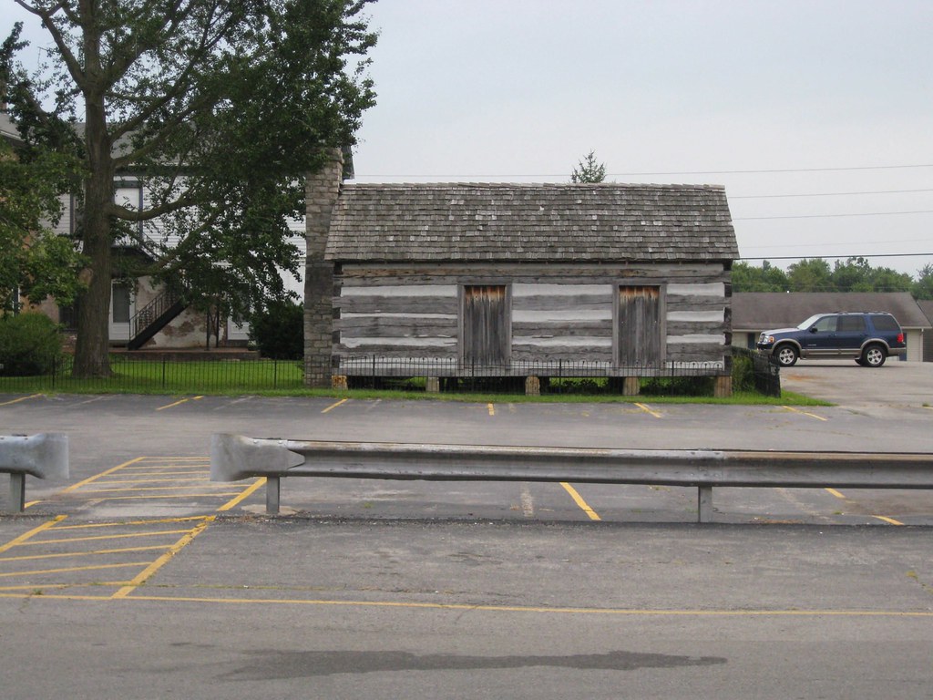 Preserved log cabin Leitchfield, Kentucky At the back of… Flickr