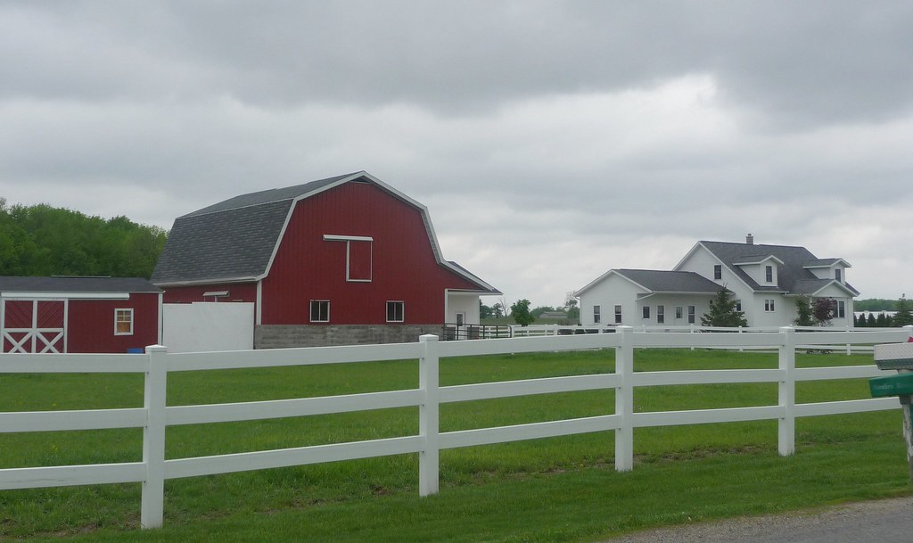 Amish farm Near Honeyville, Indiana. creed_400 Flickr
